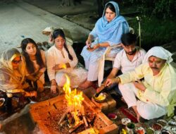 शारदीय नवरात्रि के पावन अवसर पर मां नगरकोट कांगड़ा देवी स्थित रावत कॉलोनी मे पं अजय रावत भाजपा नेता ने परिवार सहित महायज्ञ हवन का आयोजन