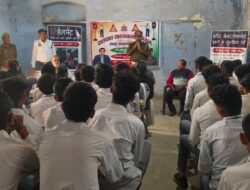 प्रभारी यातायात ने “यातायात माह” के तहत श्री अक्रूर इण्टर कॉलेज पर जागरूकता कार्यक्रम आयोजित कर छात्र-छात्राओं को किया जागरूक