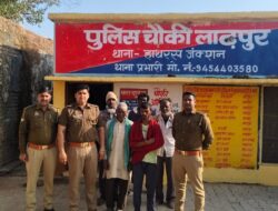 थाना हाथरस जंक्शन क्षेत्र बाघऊ का अर्जुन घर से चला गया था सूचना पर लाडपुर चौकी प्रभारी भारत भूषण झा के प्रयासों से 4 घंटे में ही बरामद कर परिजन को सुपुर्द किया