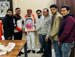 भाजपा जिलाध्यक्ष का युवा जोश ग्रुप रजि. टीम हाथरस के पदाधिकारियों ने किया भव्य सम्मान