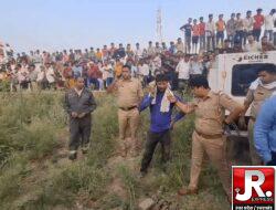 प्रेमी से शादी की जिद पर 100 फीट ऊंचे टॉवर पर चढ़ी विवाहिता, 3 घंटे चला हाईवोल्टेज ड्रामा