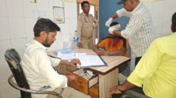 सासनी में जमीन पैमाइश के दौरान दबंगों ने किया पिता-पुत्र पर हमला