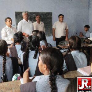 विद्यापीठ इंटर कालेज में हुआ किशोर न्याय पर जागरूकता कार्यक्रमछात्रों को दी मुख्यमंत्री बाल सेवा योजना और अपराध की जानकारी
