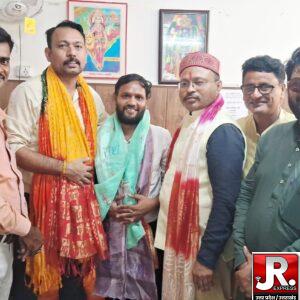 Hathras: राष्ट्रीय अधिकार मोर्चा के प्रतिनिधिमंडल ने लखनऊ में राष्ट्रीय अध्यक्ष से की मुलाकातसंगठन विस्तार, यूजीसी नियमावली और हाथरस की संगठनात्मक तैयारियों पर हुई चर्चा
