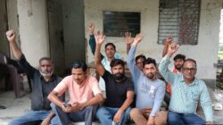 HATHRAS सासनी में पांचवे दिन बिजली संविदा कर्मियों का धरना-प्रदर्शन जारी