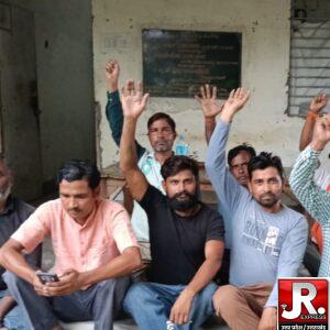 HATHRAS सासनी में पांचवे दिन बिजली संविदा कर्मियों का धरना-प्रदर्शन जारी