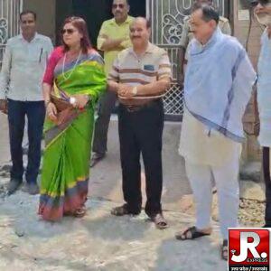 वसुंधरा एन्क्लेव में बन रही सीसी रोड का पालिकाध्यक्ष ने किया निरीक्षण70 मीटर लंबी और 9 मीटर चौड़ी सड़क से क्षेत्रवासियों को मिलेगा बेहतर आवागमन का लाभ